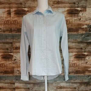 🌟 3 for $15 Deal! 🌟Shapely light blue button up shirt 10